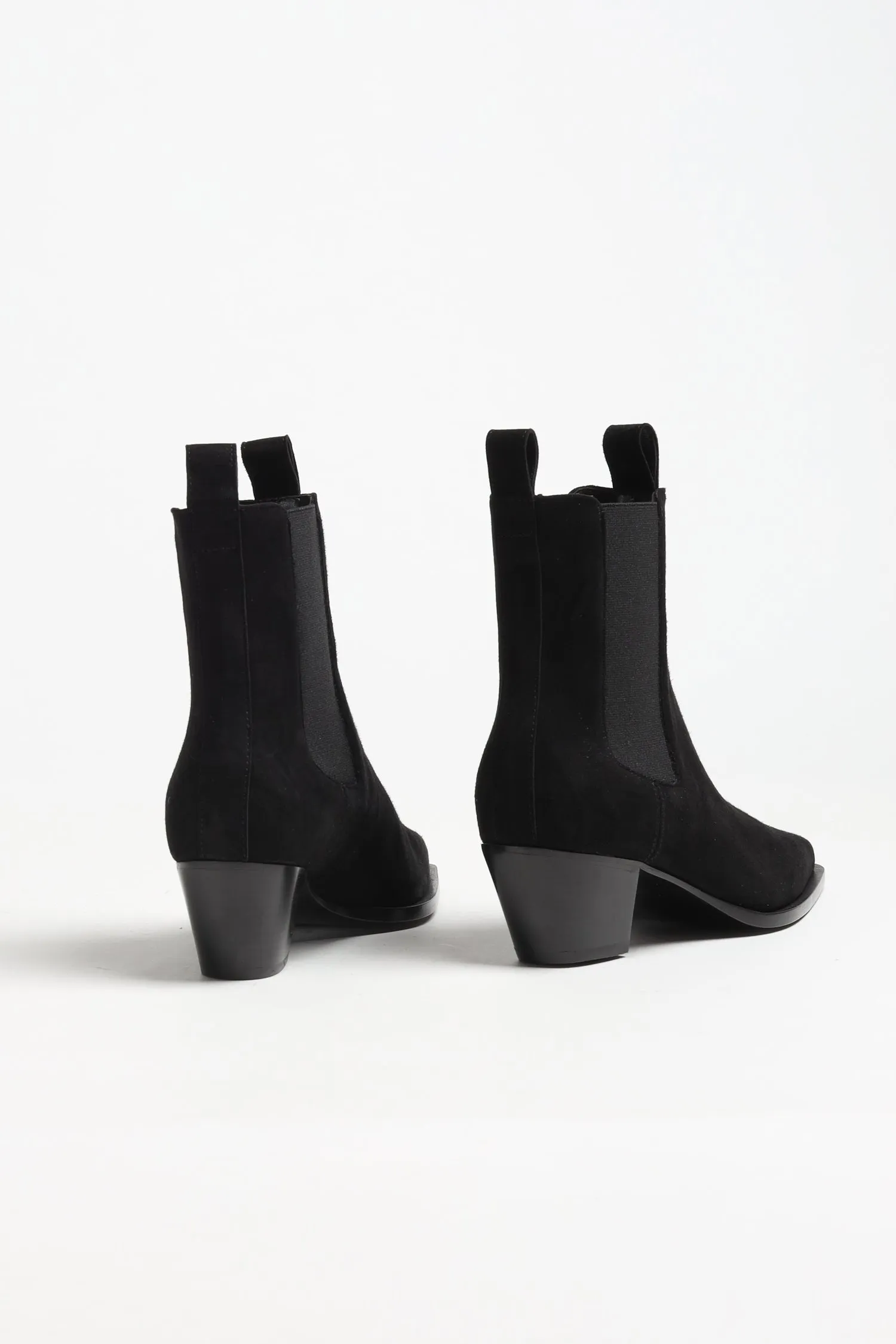 Boots The City Suede in Schwarz