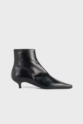 Boots The Slim Ankle in Schwarz