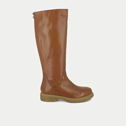 Camel-coloured leather boots with grooved soles