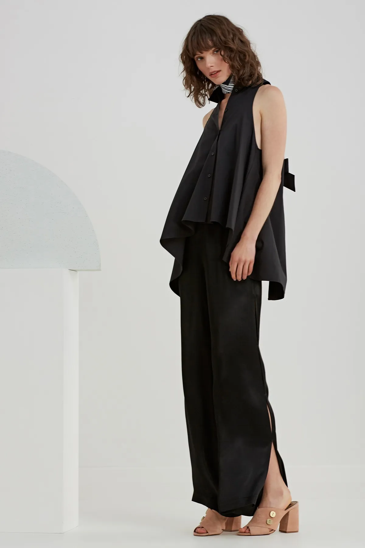 Cameo the Label  |Sleeveless Plain Cotton Medium Oversized Elegant Style