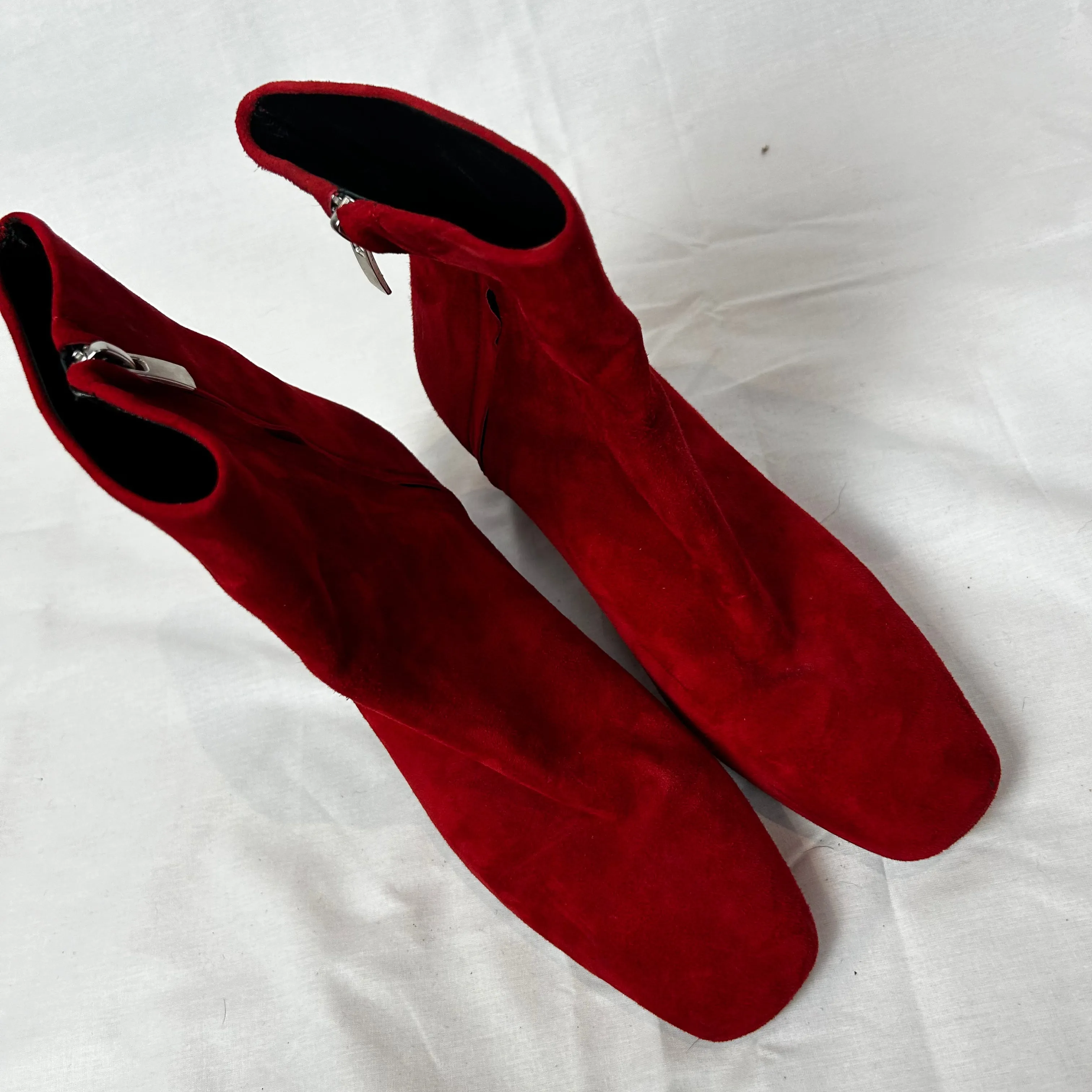 Dorateymur Red Suede Zippered Ankle Boots (Size 37/37.5/38)