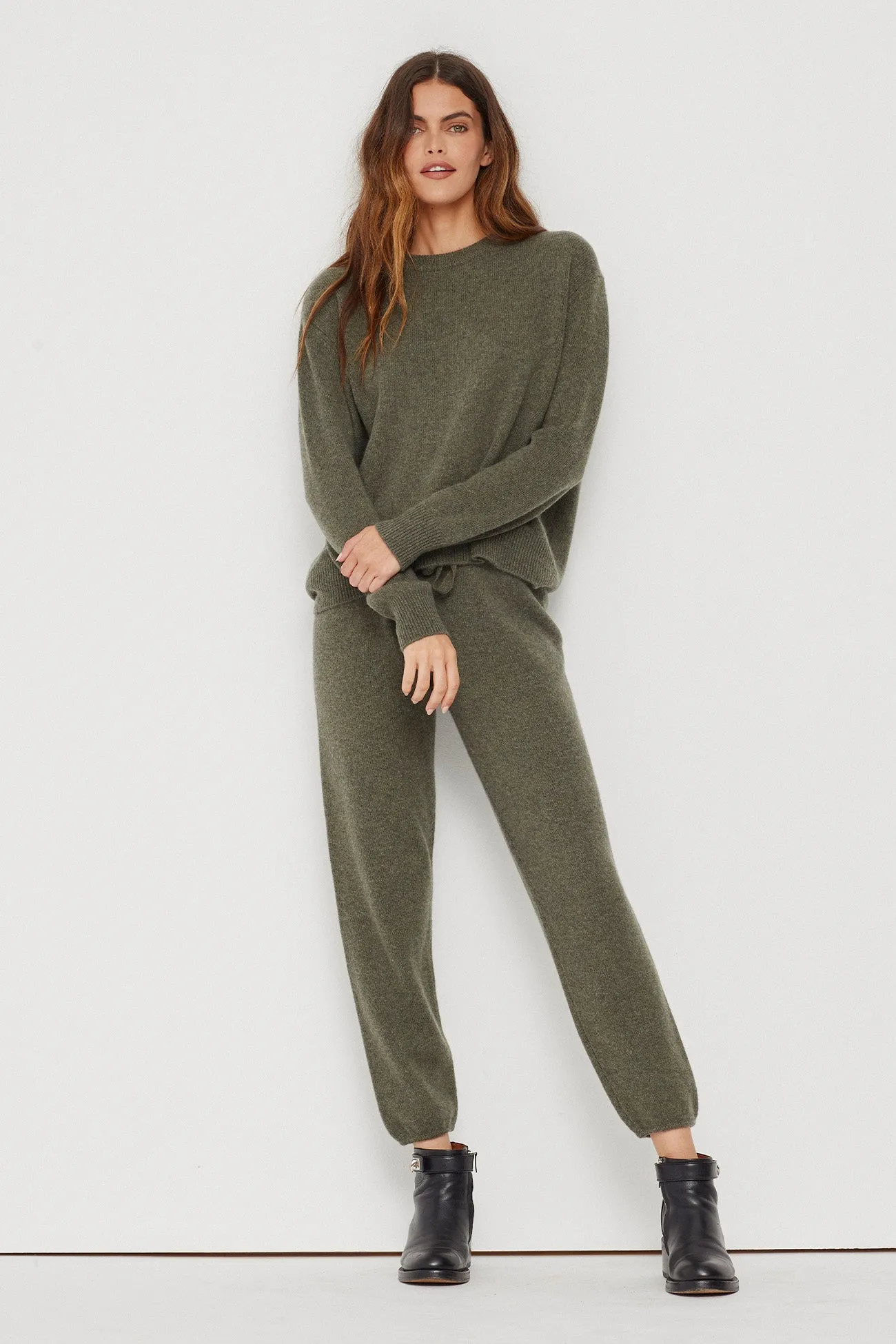 KAIA CREWNECK CASHMERE SWEATER