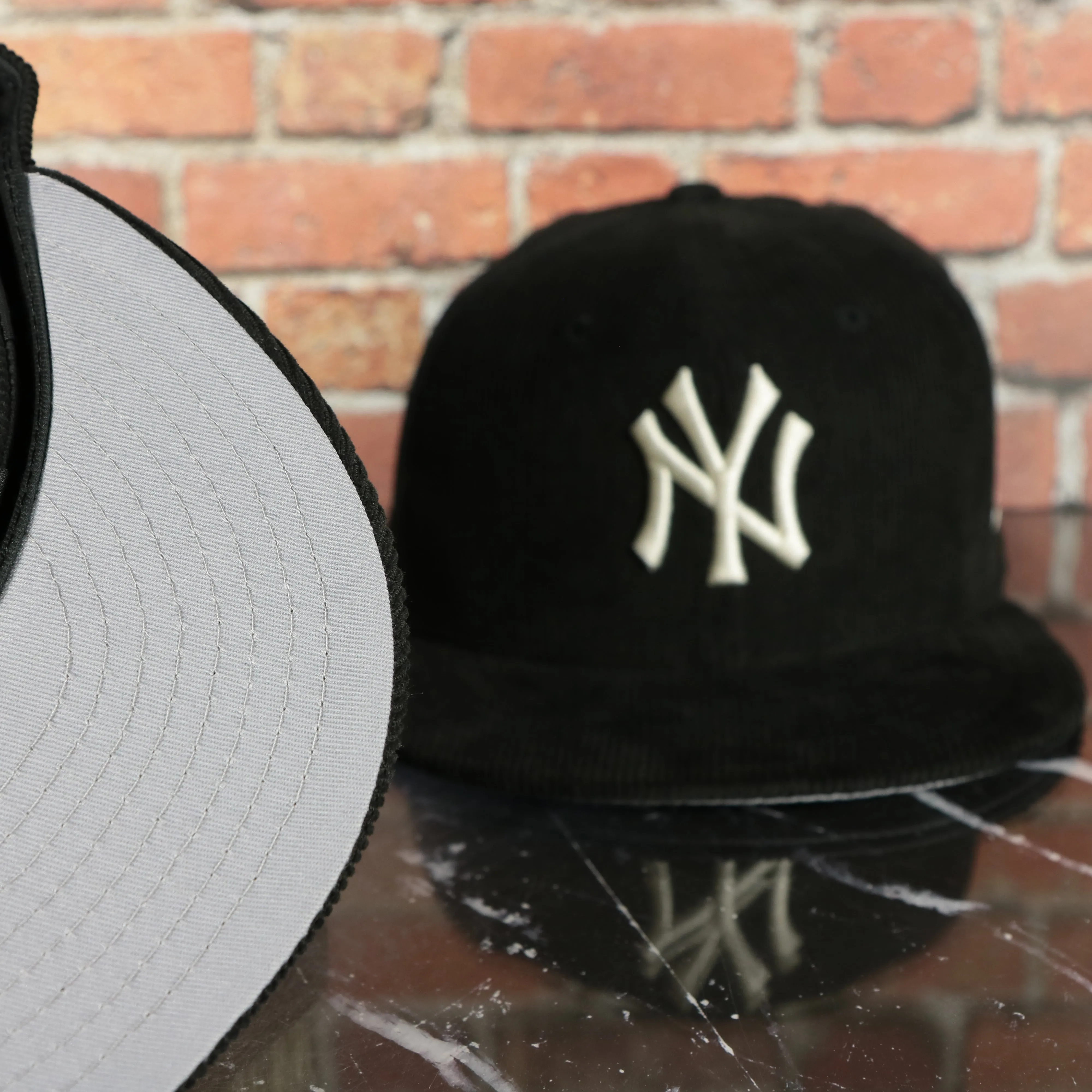 New York Yankees 1999 World Series Side Patch Corduroy Fitted Cap - Gray Bottom | Corduroy Fitted Pack