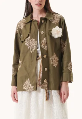 Short embroidered trench coat with brooch