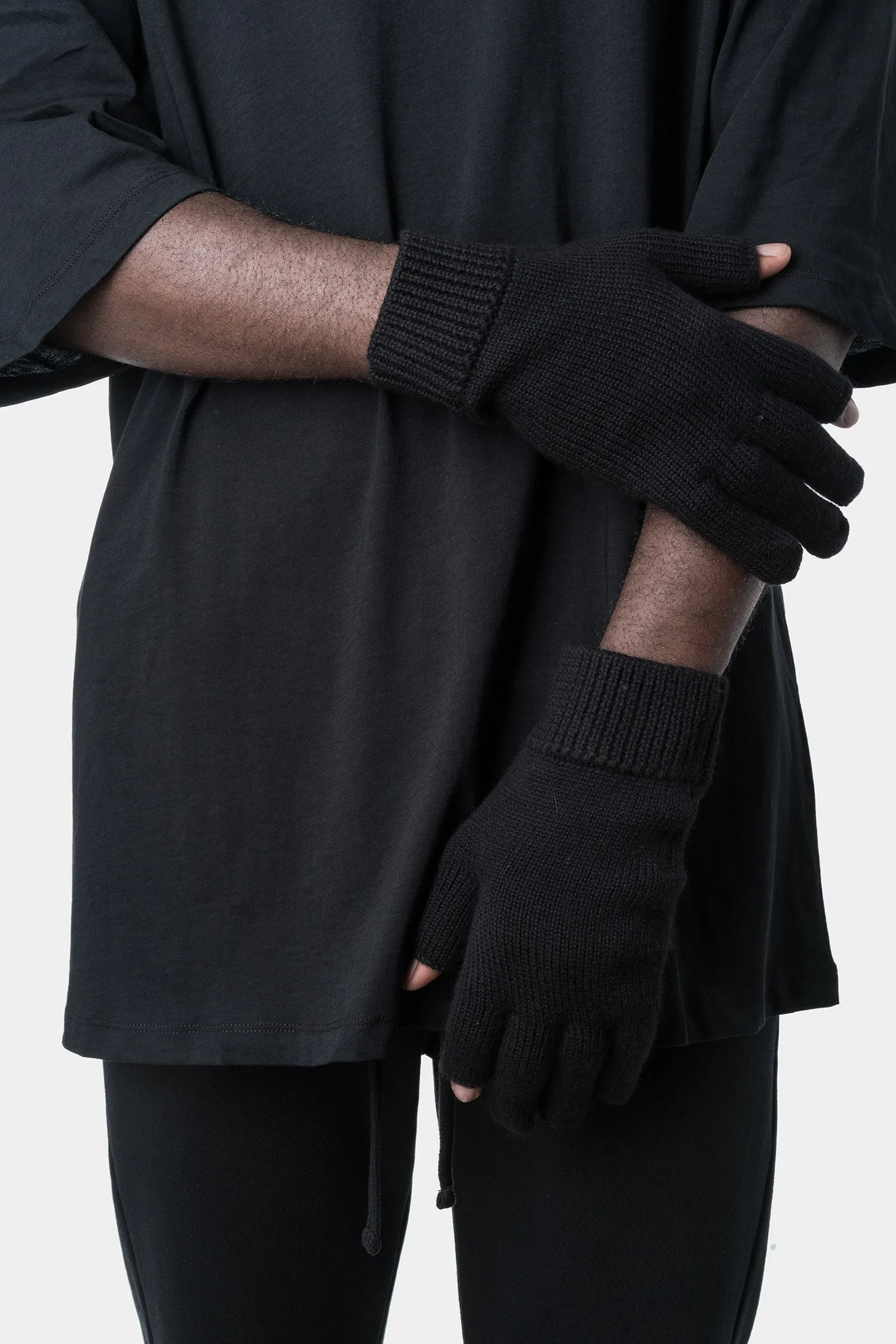 Smartphone compatible woolen gloves