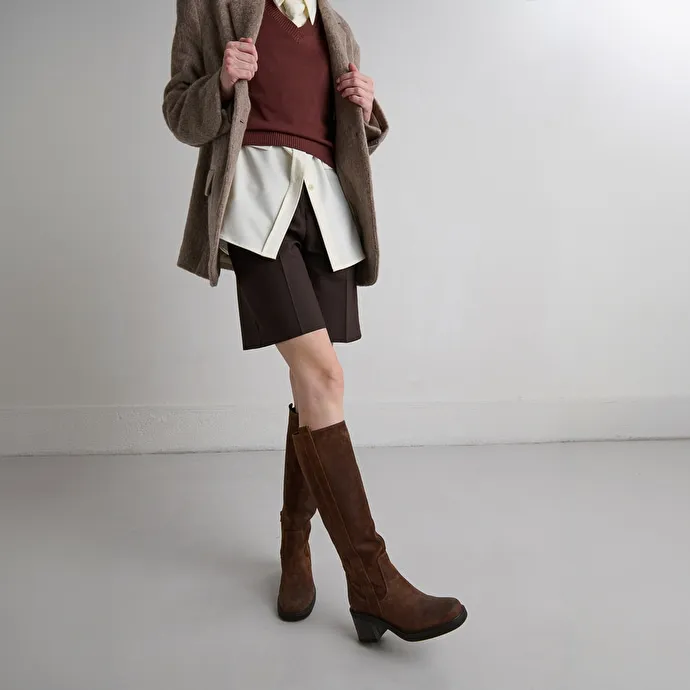 Square-toe ankle boots with elastics in tabac laminated suede