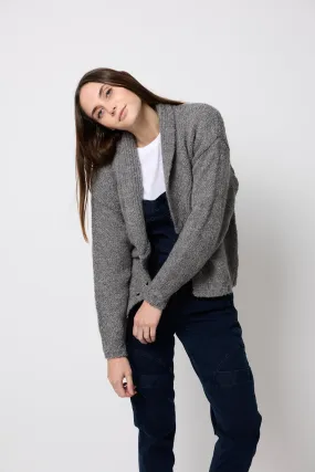 Stylish Cardigan Sweaters for a Chic Look - Stay Fashionable in the Fog