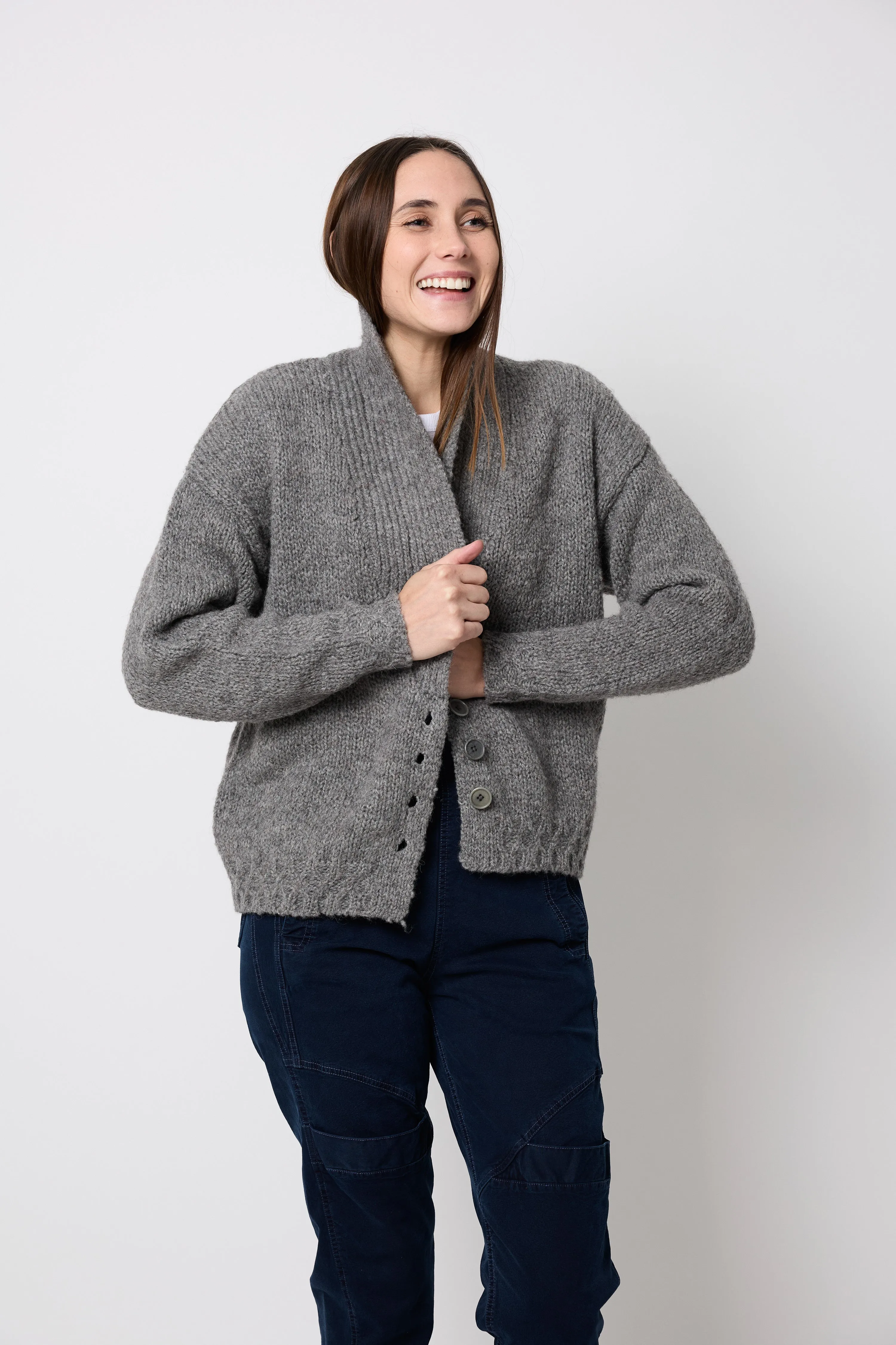 Stylish Cardigan Sweaters for a Chic Look - Stay Fashionable in the Fog