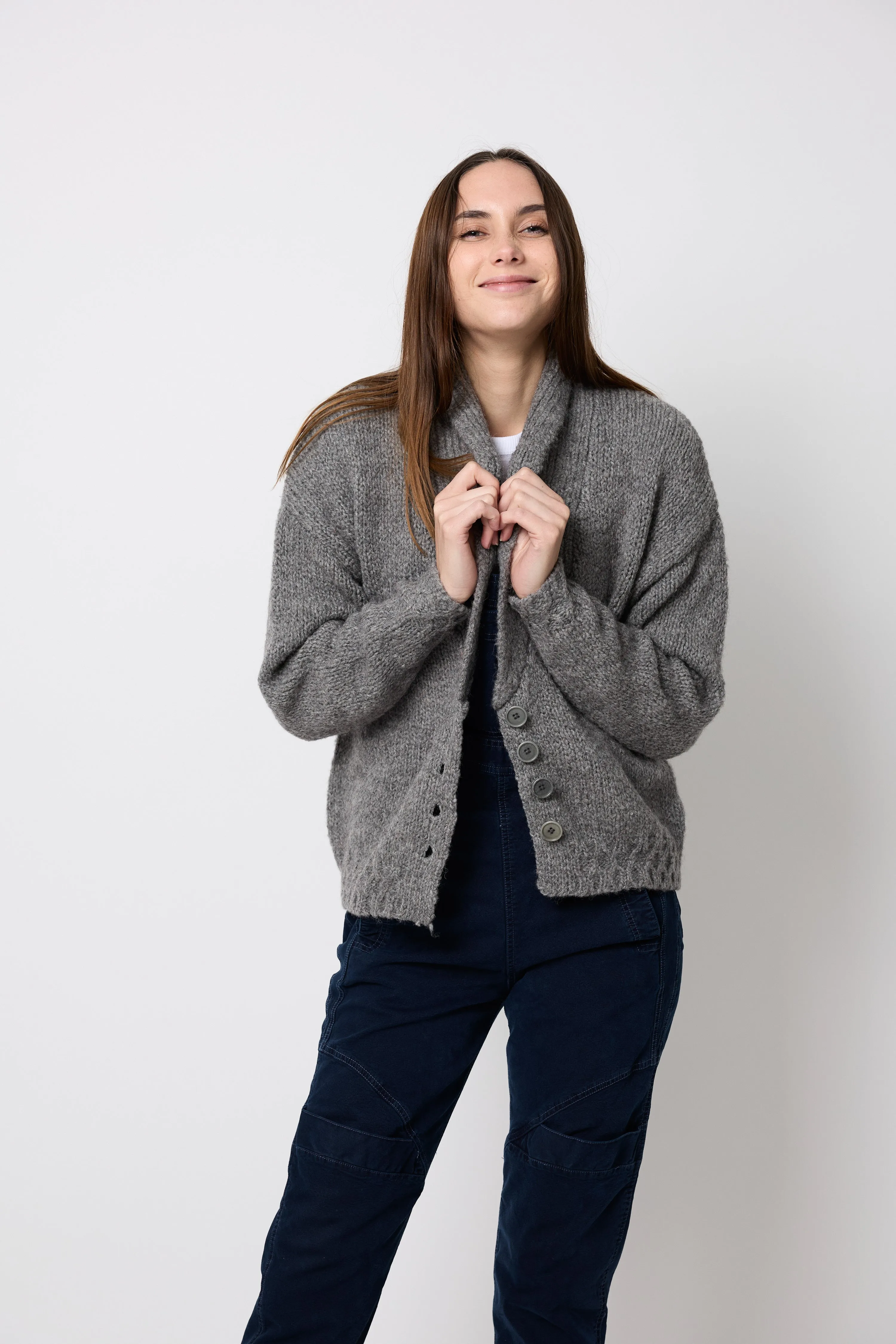 Stylish Cardigan Sweaters for a Chic Look - Stay Fashionable in the Fog