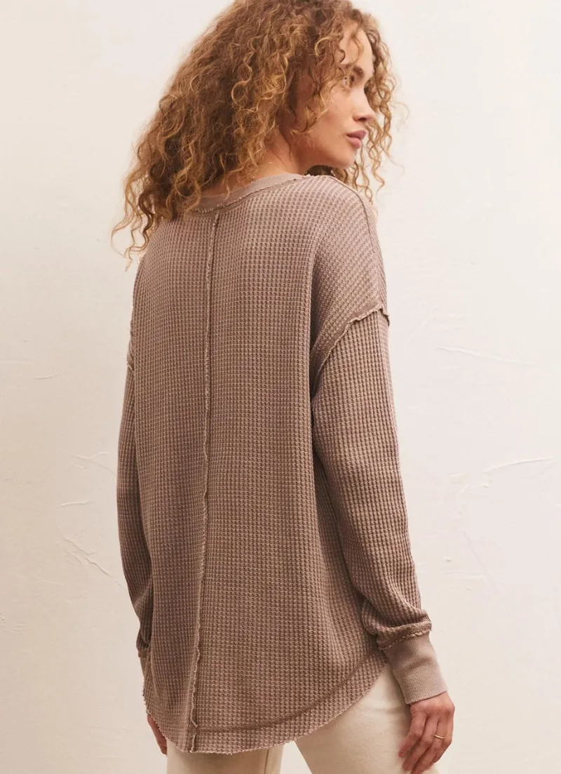 Thermal Top made of Driftwood - Buy now for cozy and trendy look.